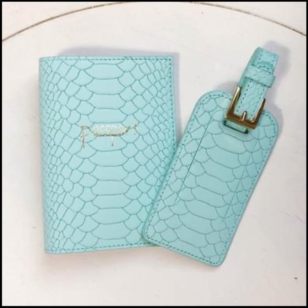 GiGi New York Leather Luggage Tag & Passport Case